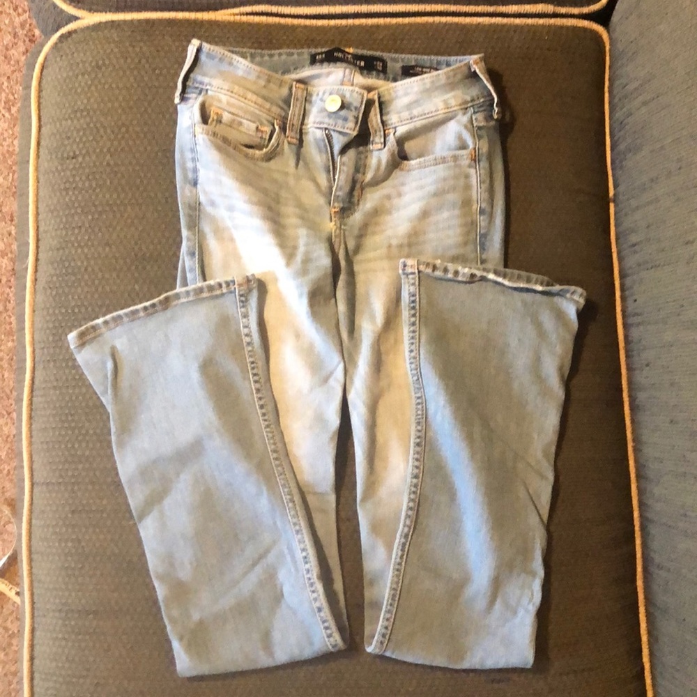 Size 00s (short) hollister low rise boot cut jeans